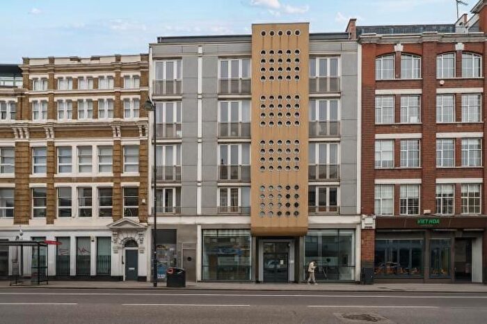 2 Bedroom Flat To Rent In Kingsland Road, Hackney, E2