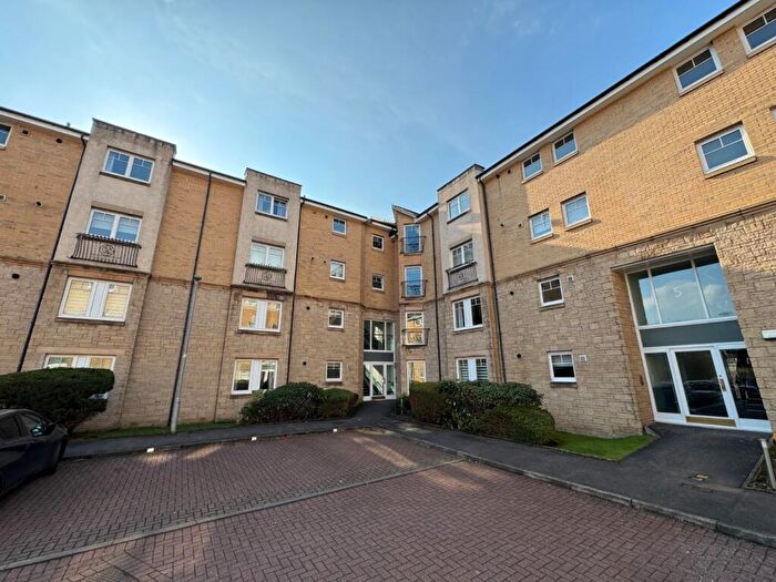 3 Bedroom Flat To Rent In Castlebrae Gardens, Glasgow, Glasgow City, G44