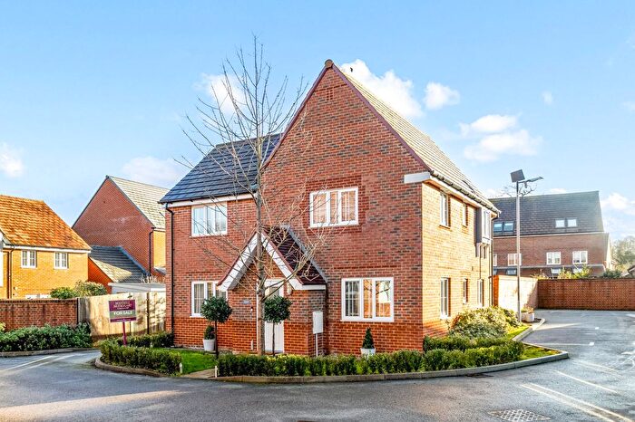 4 Bedroom Detached House For Sale In Sanders Gate, Storrington, RH20