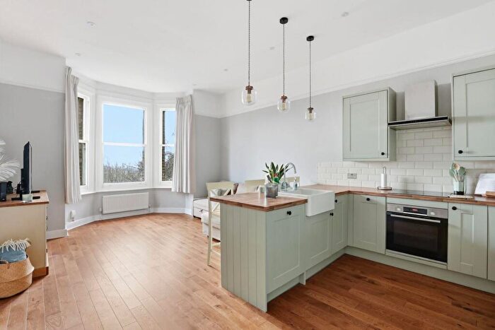 3 Bedroom Flat For Sale In Panmure Road, Sydenham, SE26