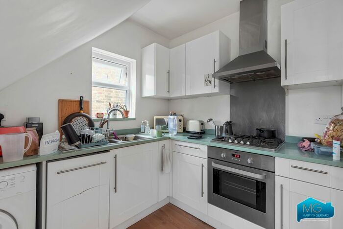 1 Bedroom Flat To Rent In Whitehall Park, Highgate, London, N19