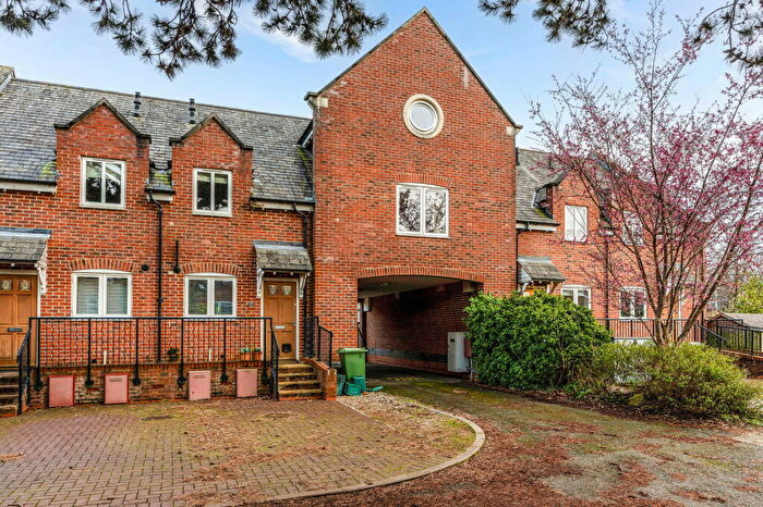 2 Bedroom Maisonette For Sale In College Gate, Sandford, Cheltenham, GL53