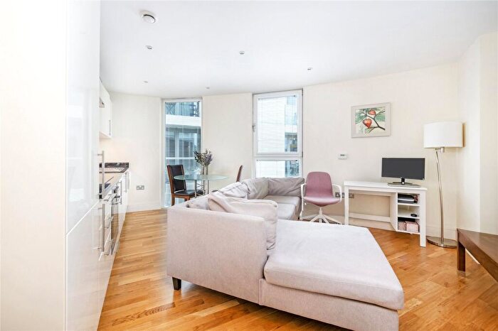 1 Bedroom Apartment To Rent In Trinity Tower, Quadrant Walk, London, E14