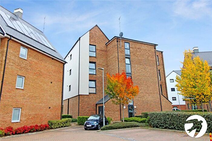 2 Bedroom Flat To Rent In Havelock Drive, Greenhithe, Kent, DA9