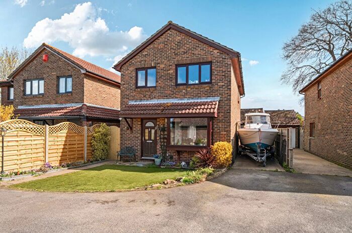 4 Bedroom Detached House For Sale In Woodward Close, Gosport, Hampshire, PO12