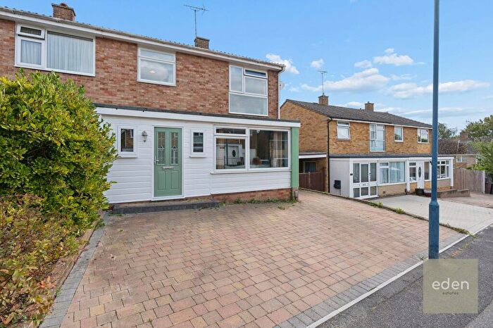 3 Bedroom Semi Detached House For Sale In Barned Court, Maidstone, ME16