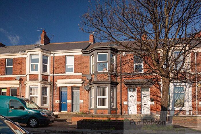 3 Bedroom Apartment To Rent In Dinsdale Road, Sandyford, Newcastle Upon Tyne, NE2