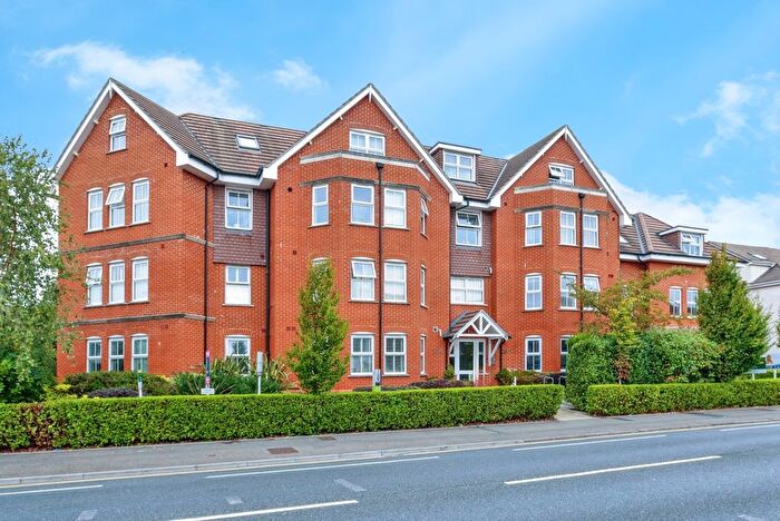 2 Bedroom Flat For Sale In Bournemouth Road, Poole, Dorset, BH14