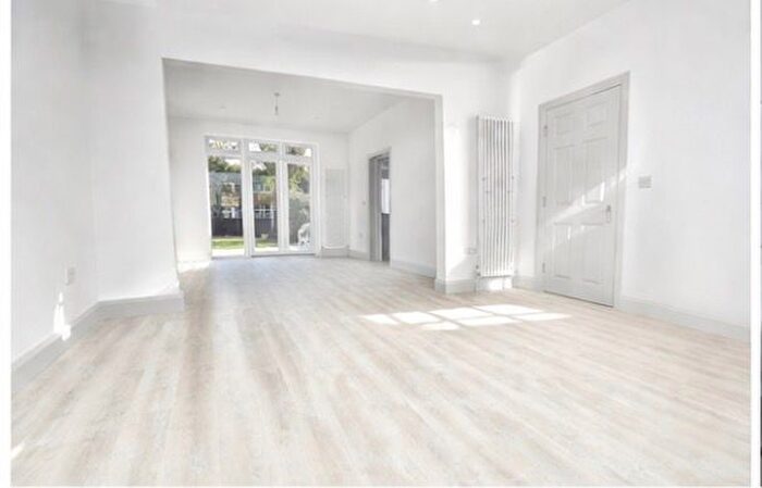 4 Bedroom Terraced House To Rent In Compton Road, Croydon, CR0