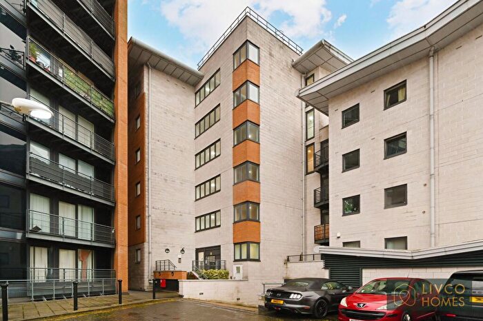 2 Bedroom Apartment To Rent In Hull Place, London, E16