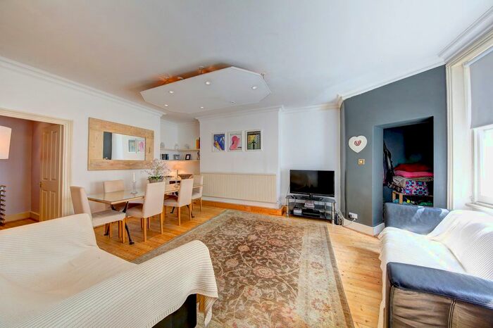 2 Bedroom Flat To Rent In Nevern Place, London, SW5