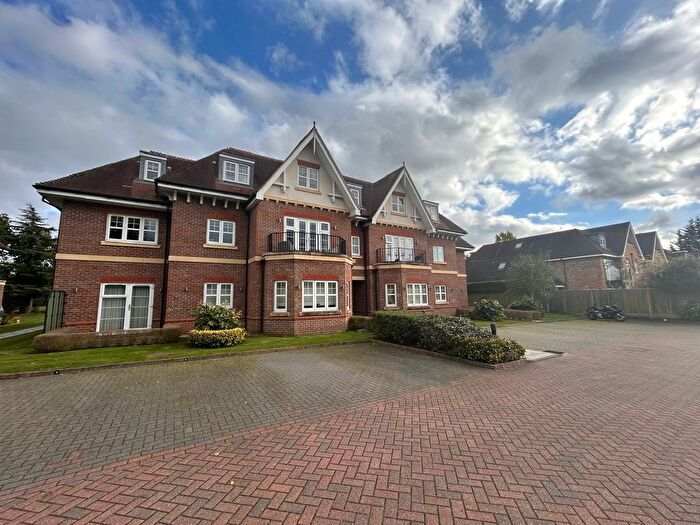 2 Bedroom Flat To Rent In Shoppenhangers Road, Maidenhead, SL6