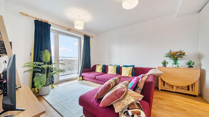 1 Bedroom Flat For Sale In Love Lane, Woolwich, SE18