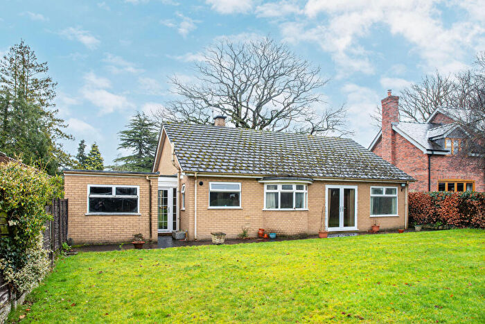 2 Bedroom Bungalow For Sale In London Road, Stapeley, Nantwich, Cheshire, CW5