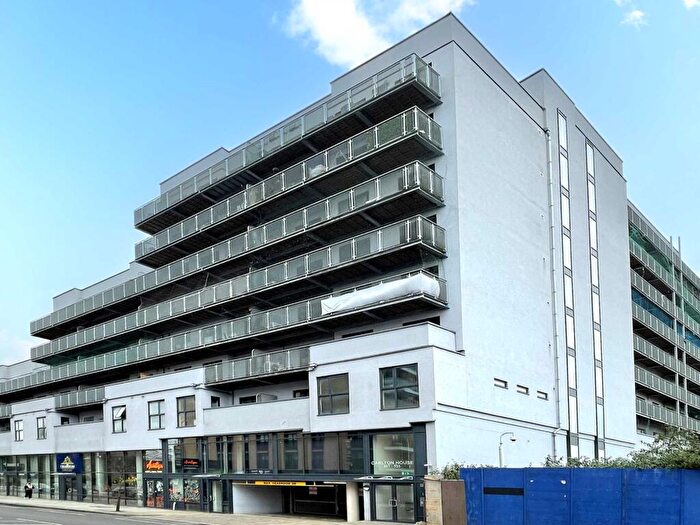 Studio To Rent In High Road, Ilford, IG1