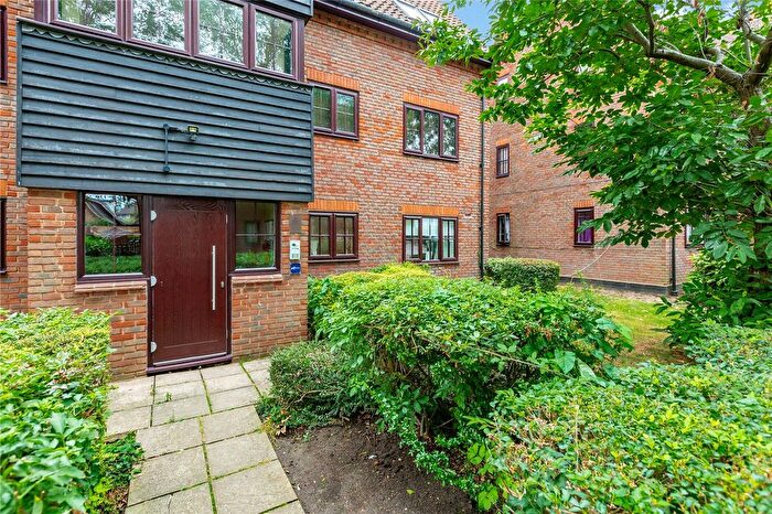 1 Bedroom Flat For Sale In Spruce Close, Laindon, Basildon, Essex, SS15