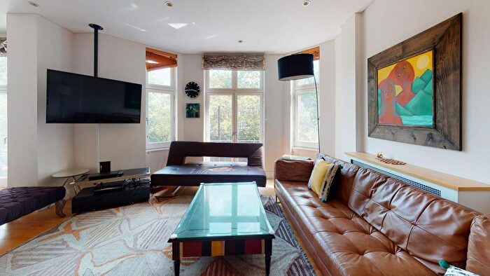 2 Bedroom Flat For Sale In Maida Vale, London, W9
