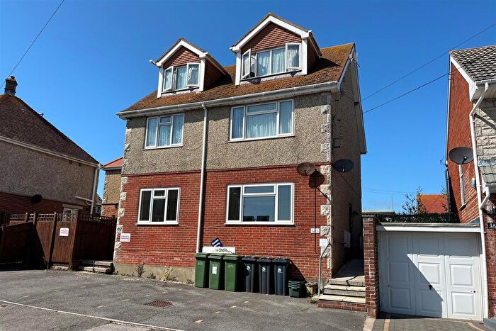 2 Bedroom Flat To Rent In Portland Road, Weymouth, DT4
