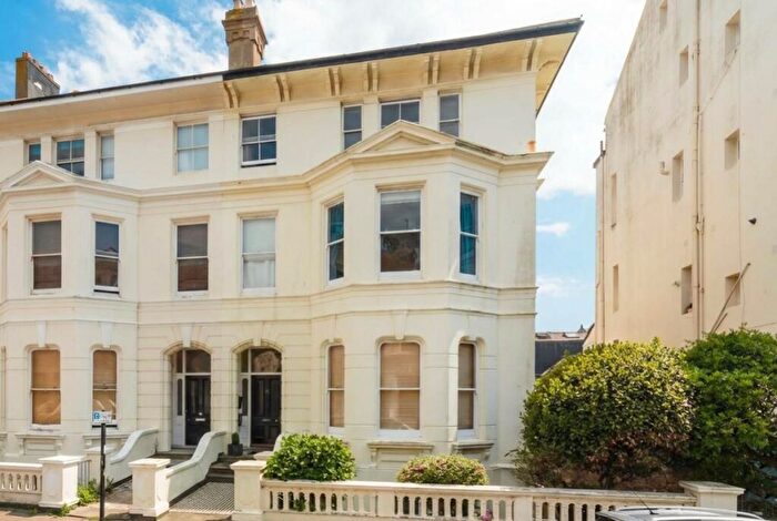 1 Bedroom Flat To Rent In St Aubyns Central Hove, BN3