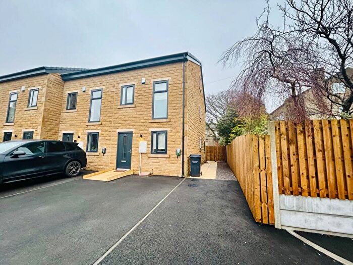 4 Bedroom Terraced House To Rent In Queens Court, Queensbury, Bradford, West Yorkshire, BD13