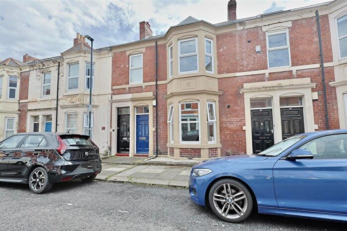 2 Bedroom Flat For Sale In Tavistock Road, Jesmond, Newcastle Upon Tyne, NE2