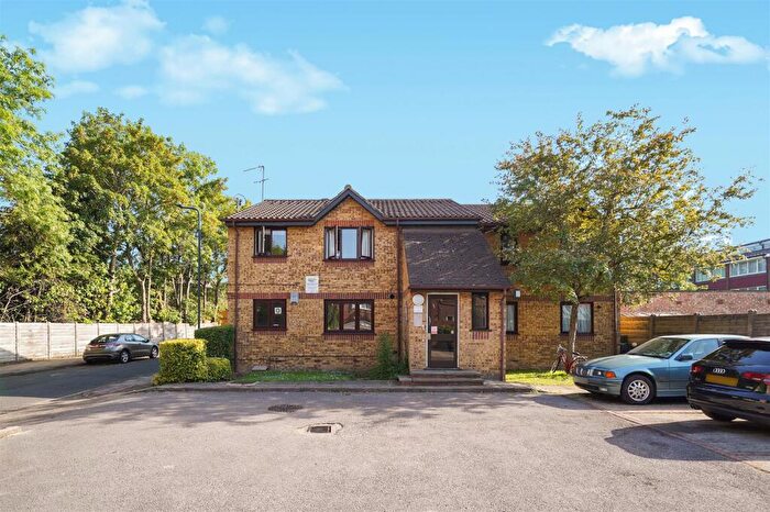 2 Bedroom Flat To Rent In Brewery Close, Wembley, HA0