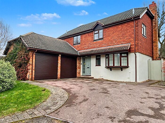 4 Bedroom Detached House To Rent In Ashwood Park, Fetcham, KT22