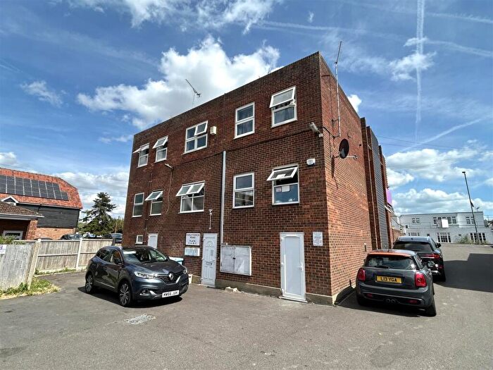 1 Bedroom Flat To Rent In Knightswick Road, Canvey Island, SS8