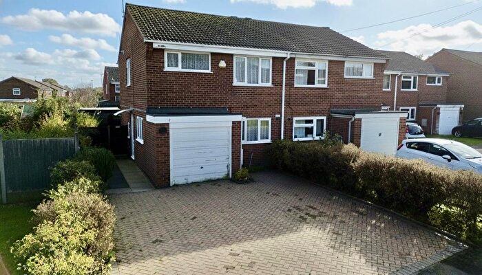 3 Bedroom Semi Detached House For Sale In Seton Close, Loughborough, LE11