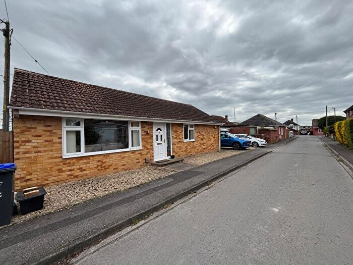3 Bedroom Detached Bungalow To Rent In Beacon Close, SP4