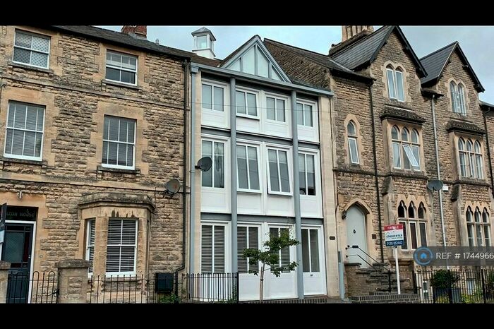 1 Bedroom Flat To Rent In Victoria Road, Cirencester, GL7