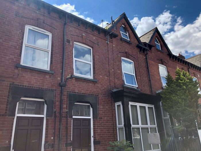 4 Bedroom Flat To Rent In Hamilton Avenue, Leeds, LS7