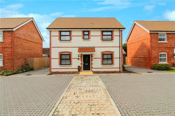 3 Bedroom Detached House To Rent In Brewery Close, Southbourne, PO10