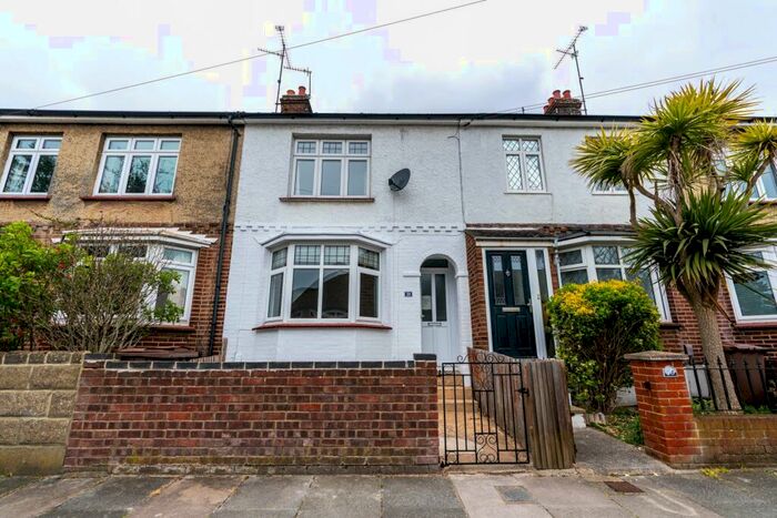 2 Bedroom Terraced House To Rent In Holcombe Road, Rochester, Kent, ME1