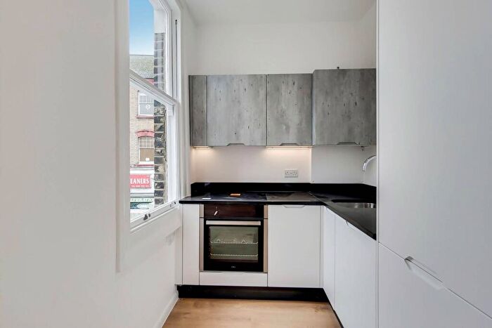 1 Bedroom Flat For Sale In Charlton Road, Blackheath, London, SE3