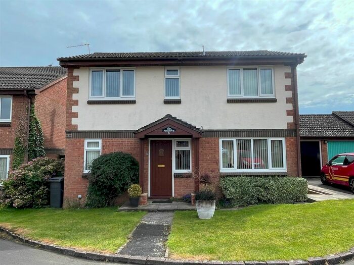 4 Bedroom Property To Rent In Kimberley Close, Charlton, Andover, SP10