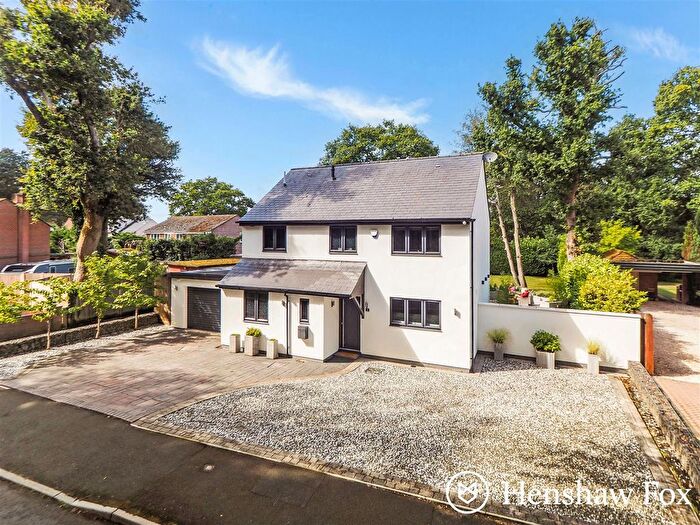 4 Bedroom Detached House For Sale In Chestnut Drive, Ashurst, Hampshire, SO40