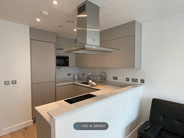 1 Bedroom Flat To Rent In Perseus Court, London, E14