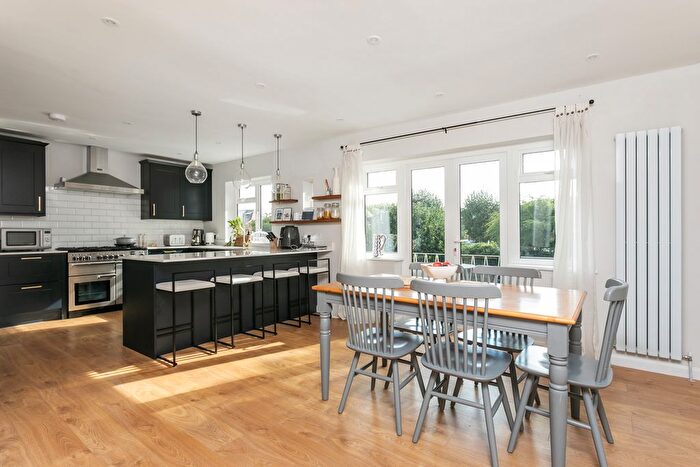 5 Bedroom Semi-Detached House To Rent In Kingsgate Road, Winchester, SO23