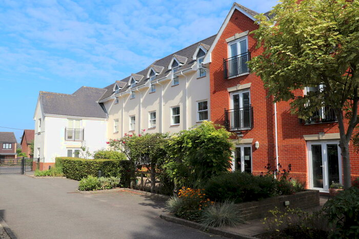 2 Bedroom Flat To Rent In Billericay, CM12