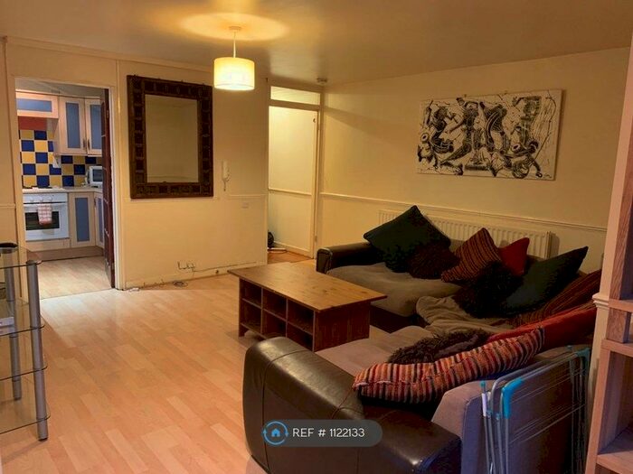 2 Bedroom Flat To Rent In Forth Place, Newcastle Upon Tyne, NE1