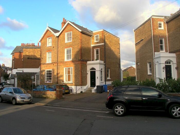 1 Bedroom Flat To Rent In Trinity Place, Windsor, SL4