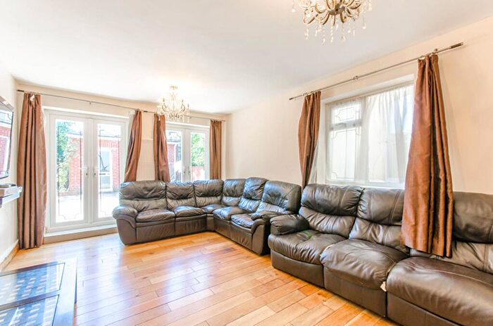 6 Bedroom Detached House For Sale In Wellington Road, Forest Gate, London, E7