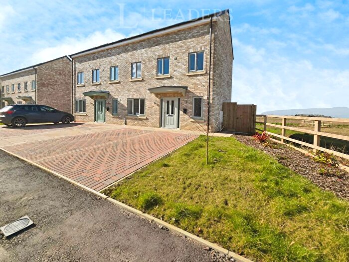 3 Bedroom Semi-Detached House To Rent In Tulip Road, Quadring, PE11