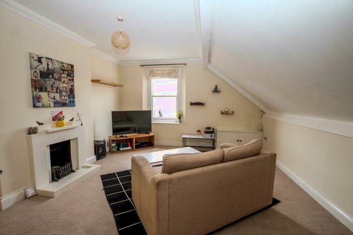 1 Bedroom Flat To Rent In Old Church Road, Clevedon, BS21