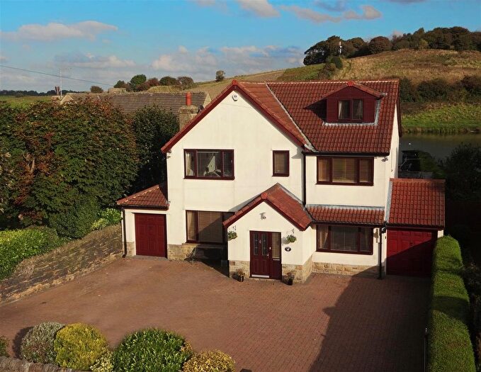 6 Bedroom Detached House To Rent In Larkfield Road, Rawdon, Leeds, LS19