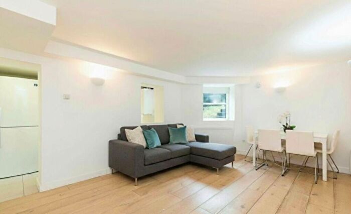 2 Bedroom Flat To Rent In Fairhazel Gardens, South Hampstead, NW6