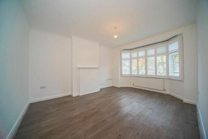 3 Bedroom Semi-Detached House To Rent In Norbury Close, Thornton Heath, London, SW16