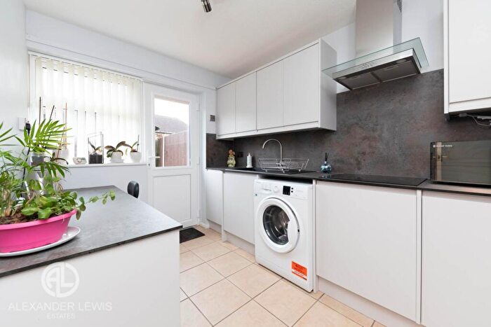 2 Bedroom Bungalow For Sale In Vicarage Close, Arlesey, Beds, SG15