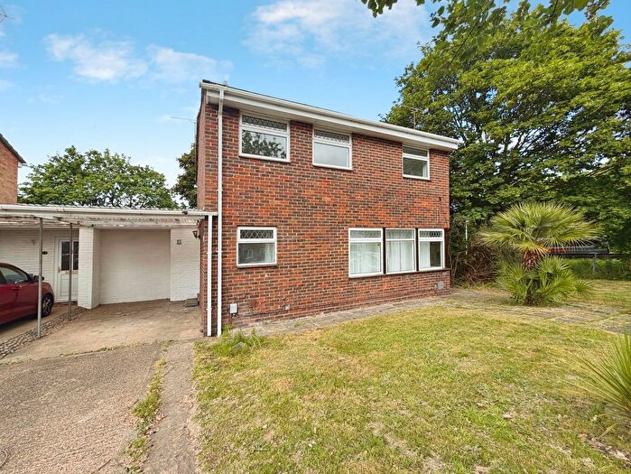4 Bedroom Link Detached House For Sale In Wylam, Bracknell, RG12
